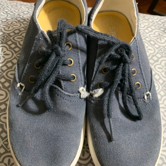 Sneaker - Picture 3 of 3